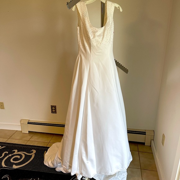 WEDDING DRESS - HOUSE OF BIANCHI - SIZE 10 - Picture 1 of 8